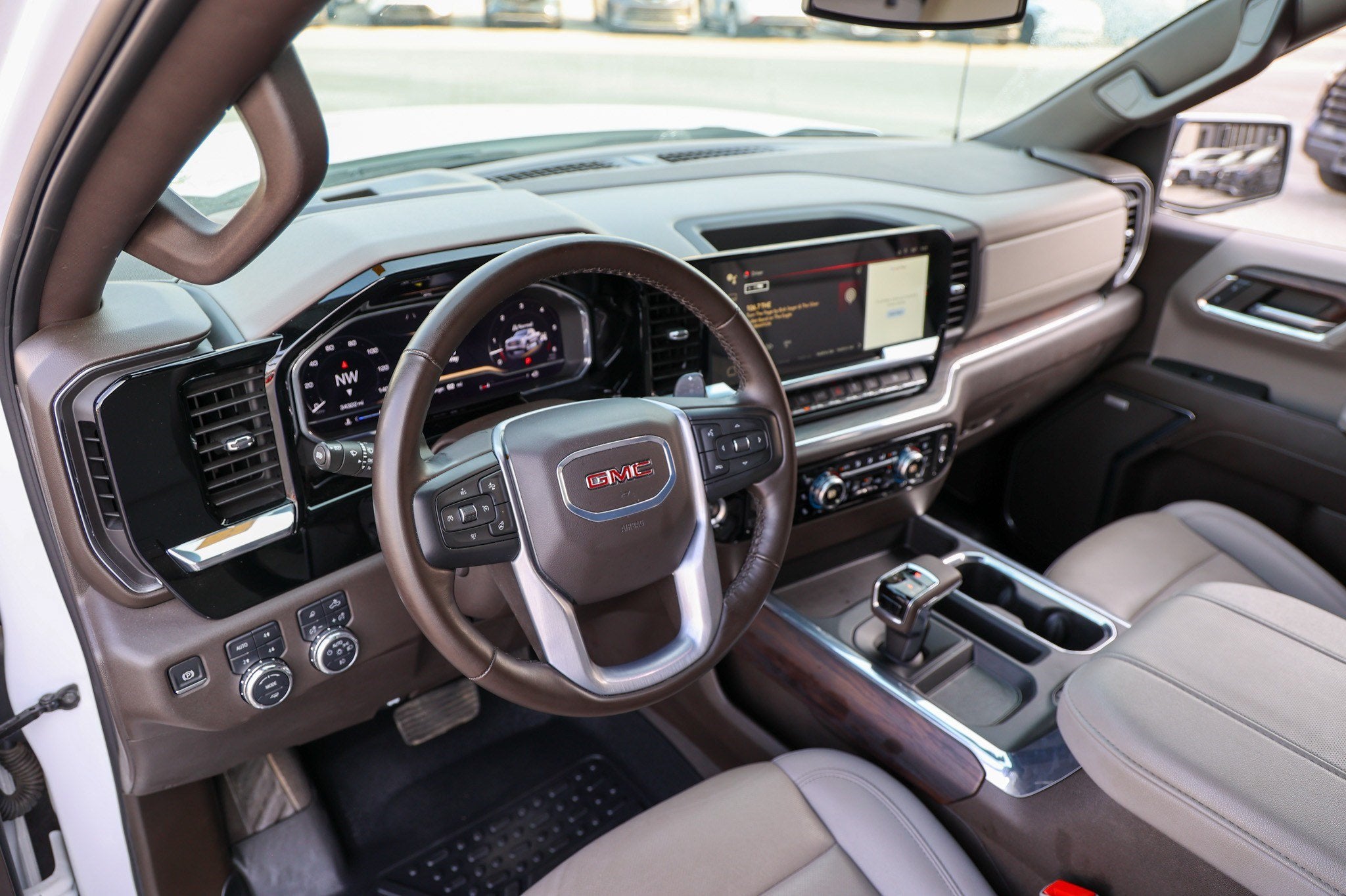 2024 GMC Sierra SLT