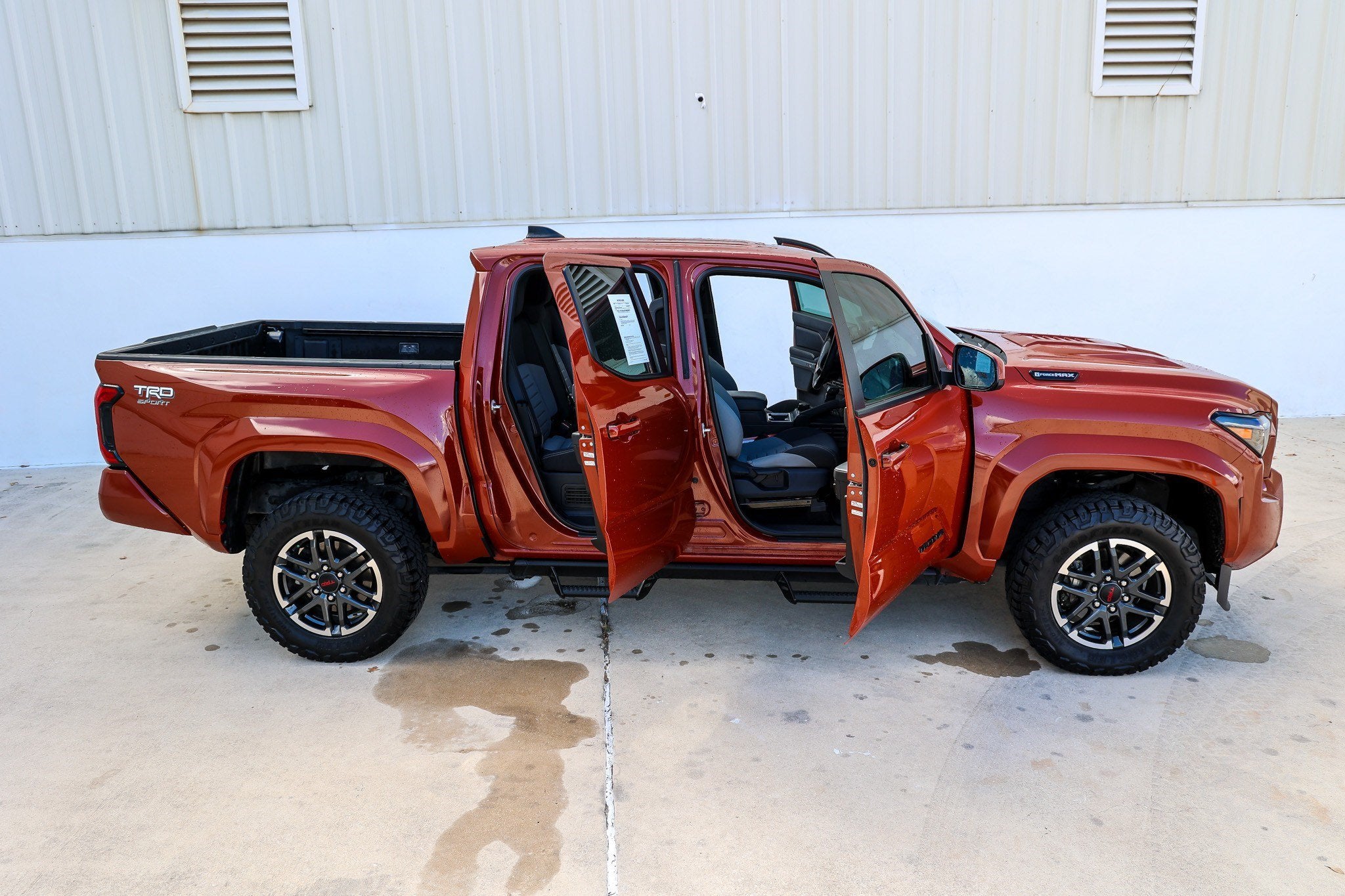2025 Toyota Tacoma i-FORCE MAX TRD Sport Hybrid