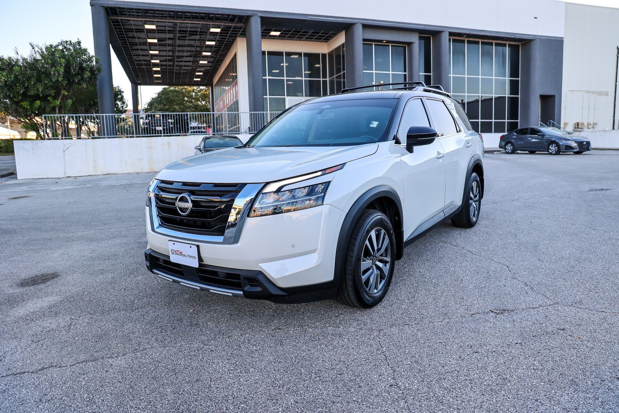 2024 Nissan Pathfinder SL