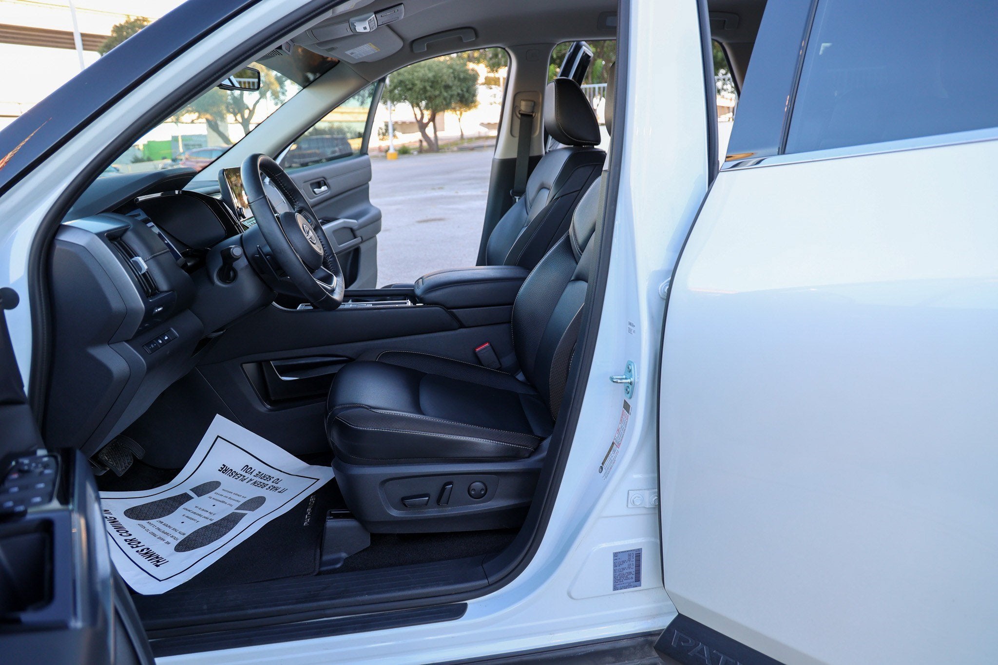2024 Nissan Pathfinder SL