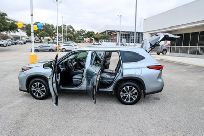 2023 Toyota Highlander LE