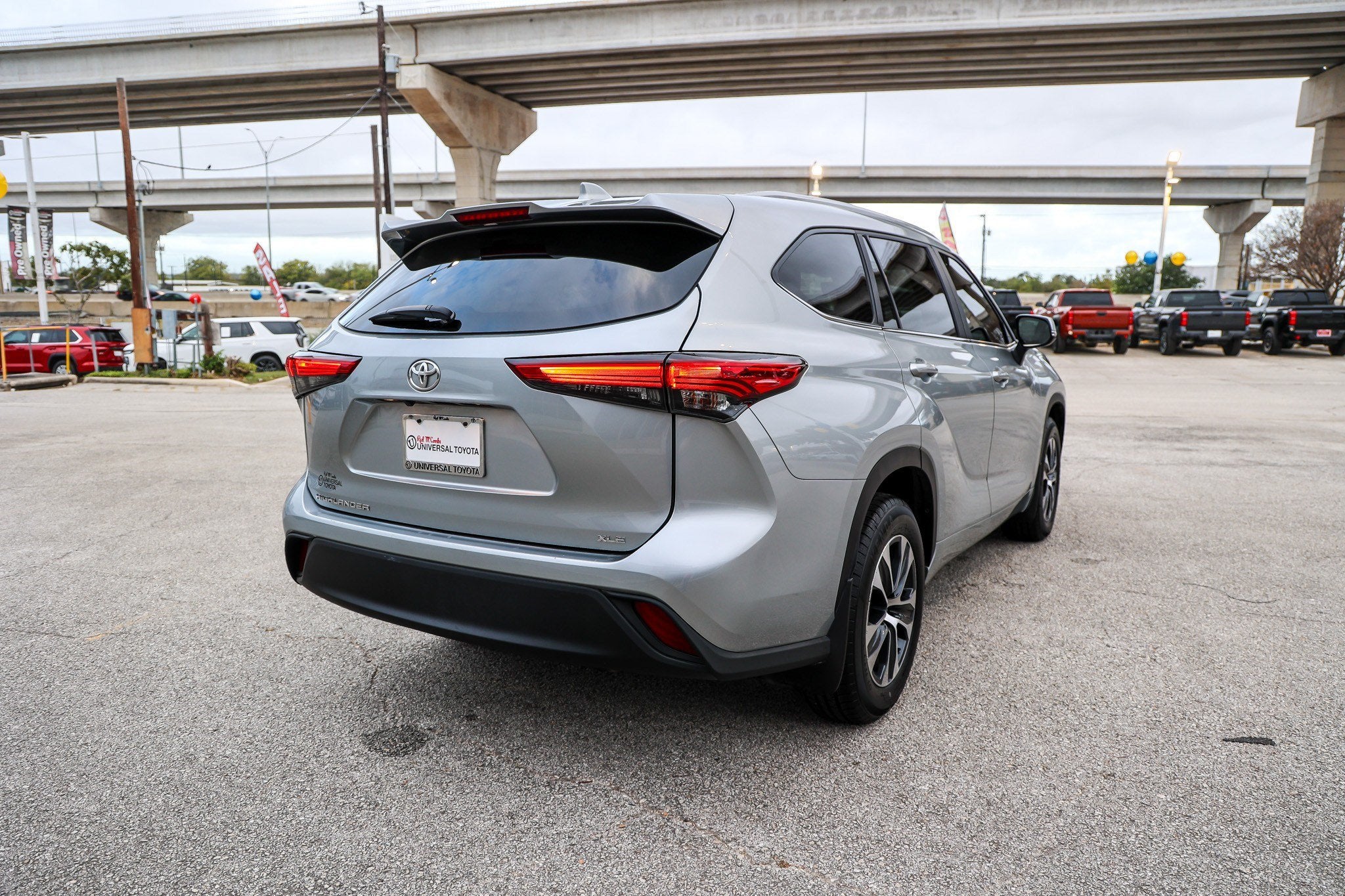 2023 Toyota Highlander LE