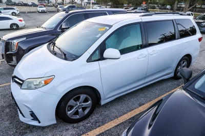 2018 Toyota Sienna LE