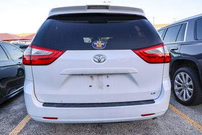 2018 Toyota Sienna LE