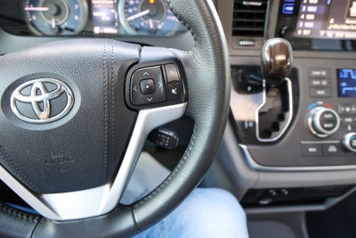 2017 Toyota Sienna XLE
