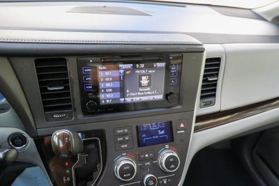 2017 Toyota Sienna XLE