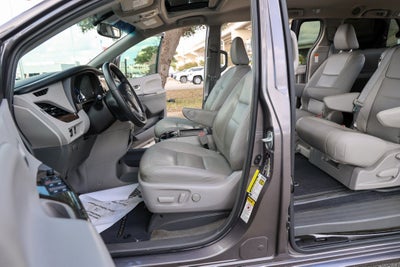 2017 Toyota Sienna XLE