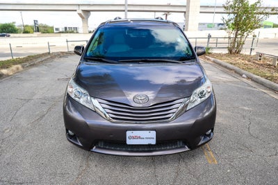 2017 Toyota Sienna XLE