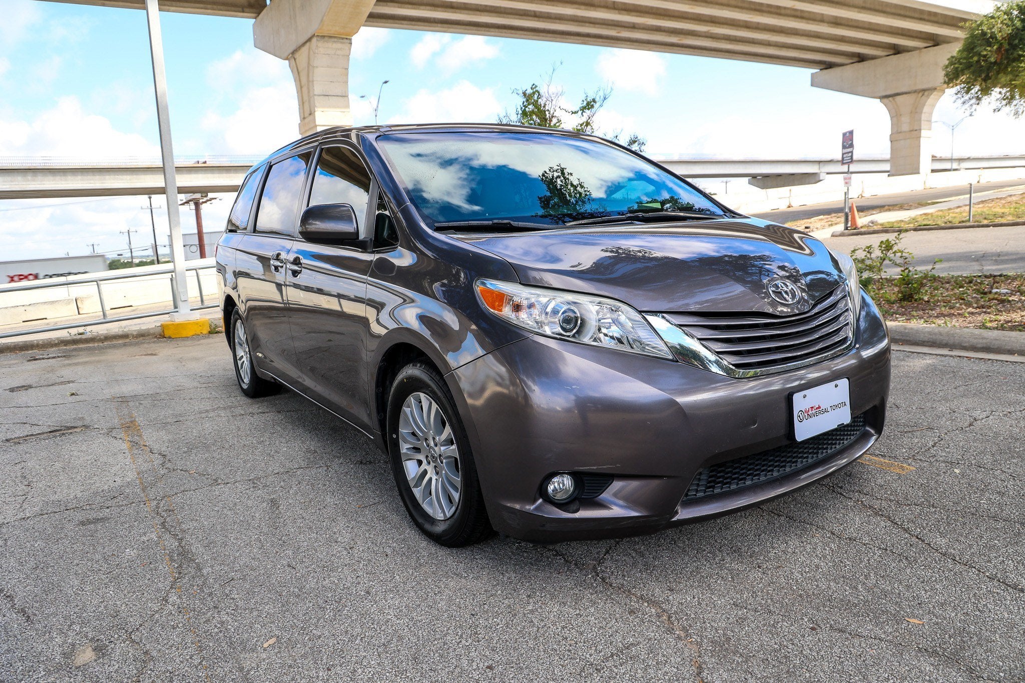 2017 Toyota Sienna XLE