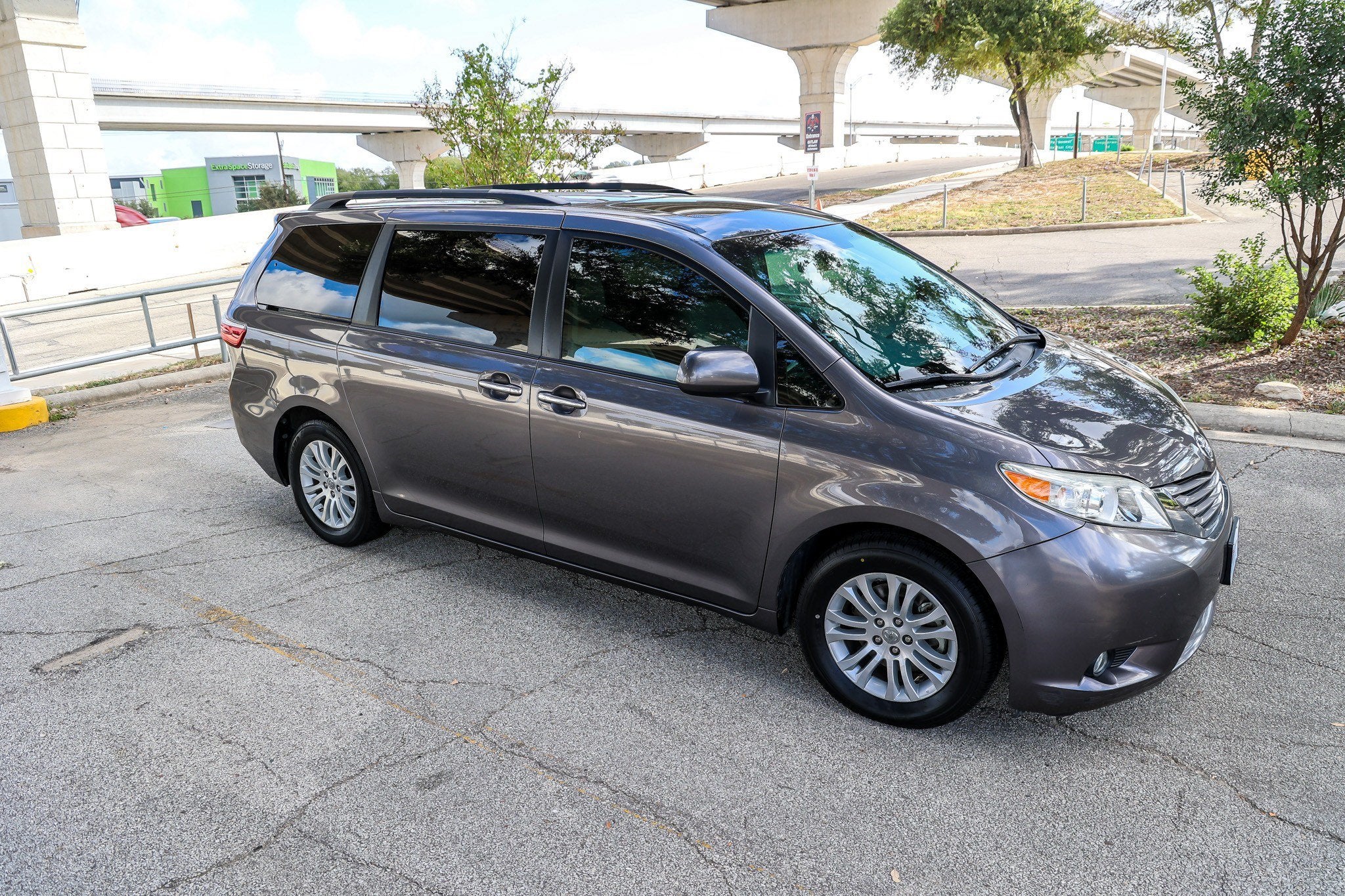 2017 Toyota Sienna XLE