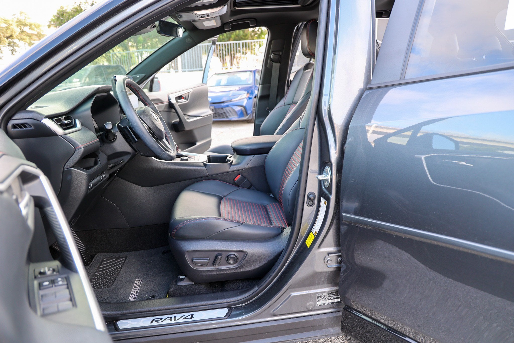 2025 Toyota RAV4 Plug-in Hybrid XSE