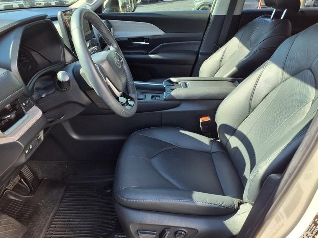 2024 Toyota Grand Highlander Base