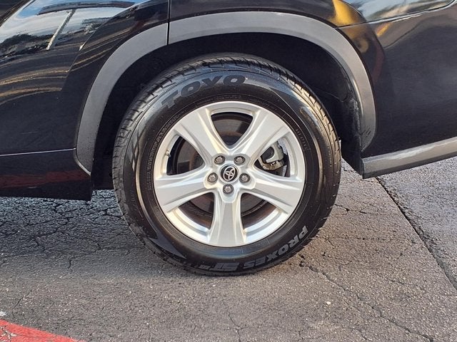 2025 Toyota Highlander LE