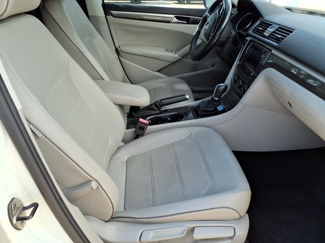 2018 Volkswagen Passat 2.0T SE