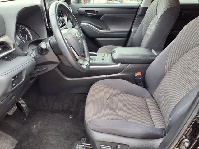 2025 Toyota Highlander LE