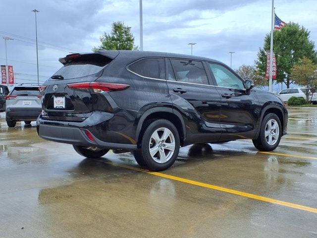 2025 Toyota Highlander LE