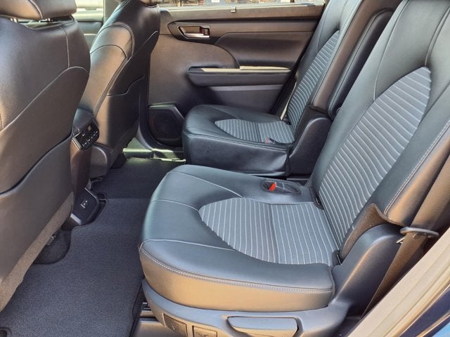 2025 Toyota Highlander XLE