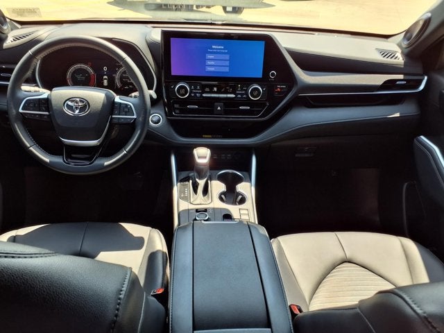 2025 Toyota Highlander XLE