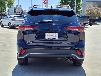 2025 Toyota Highlander XLE
