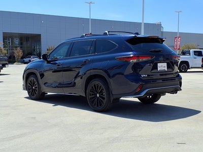 2025 Toyota Highlander XLE