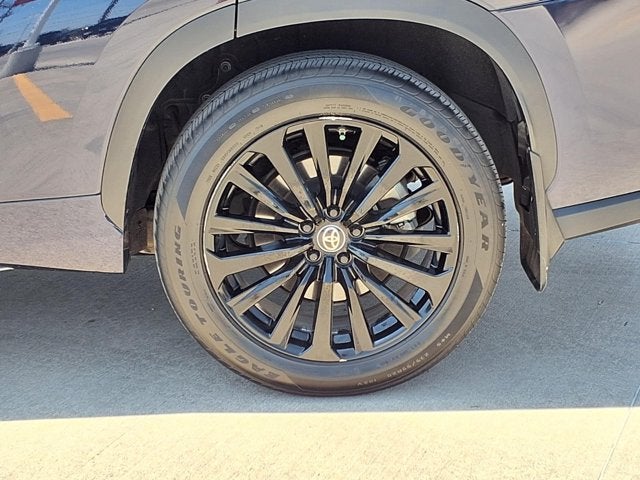 2025 Toyota Highlander XLE