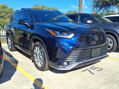 2025 Toyota Highlander LE