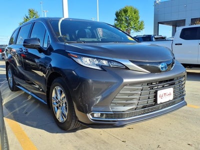 2025 Toyota Sienna Limited