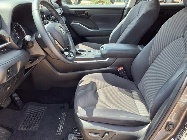 2021 Toyota Highlander LE