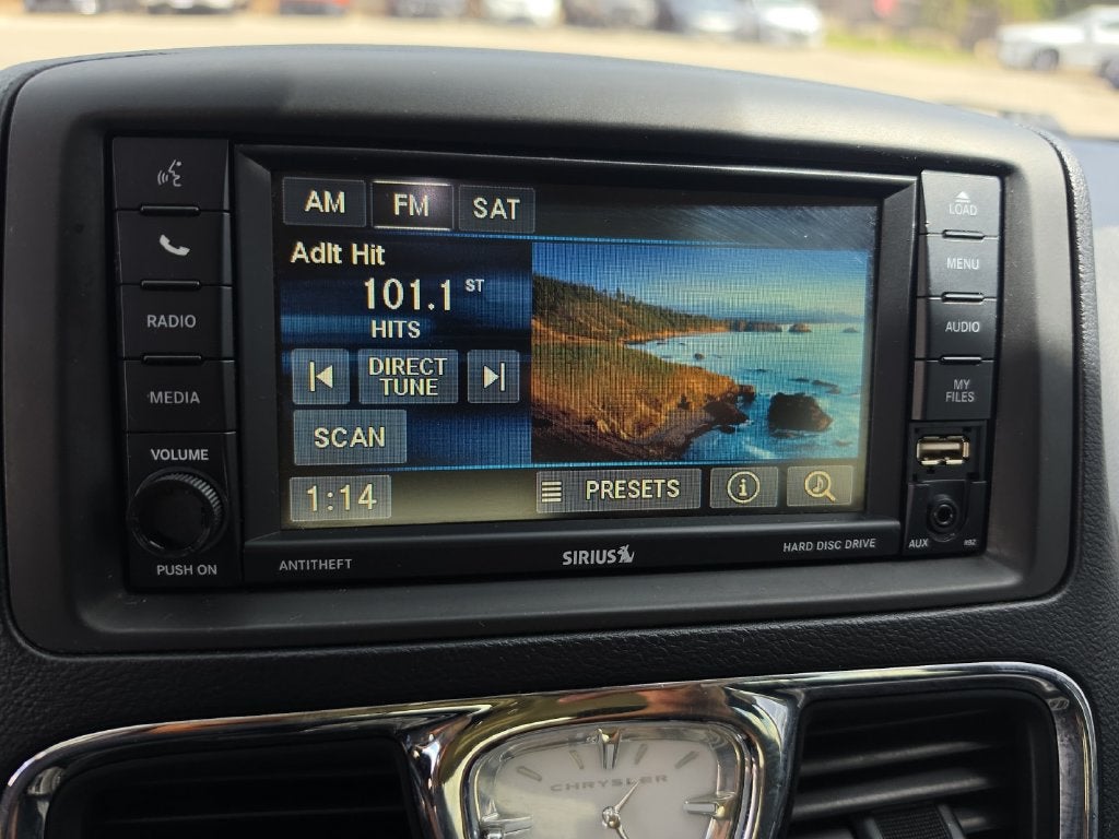 2016 Chrysler Town & Country Touring