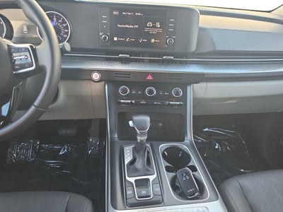 2024 Kia Carnival LX